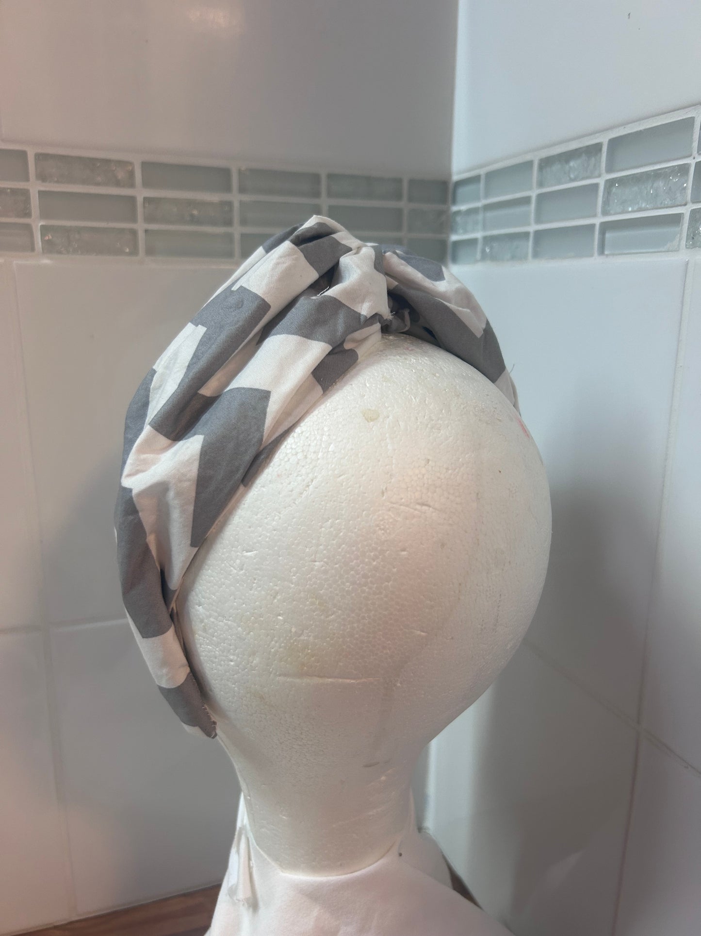 Turban Headband Grey & White zigzag