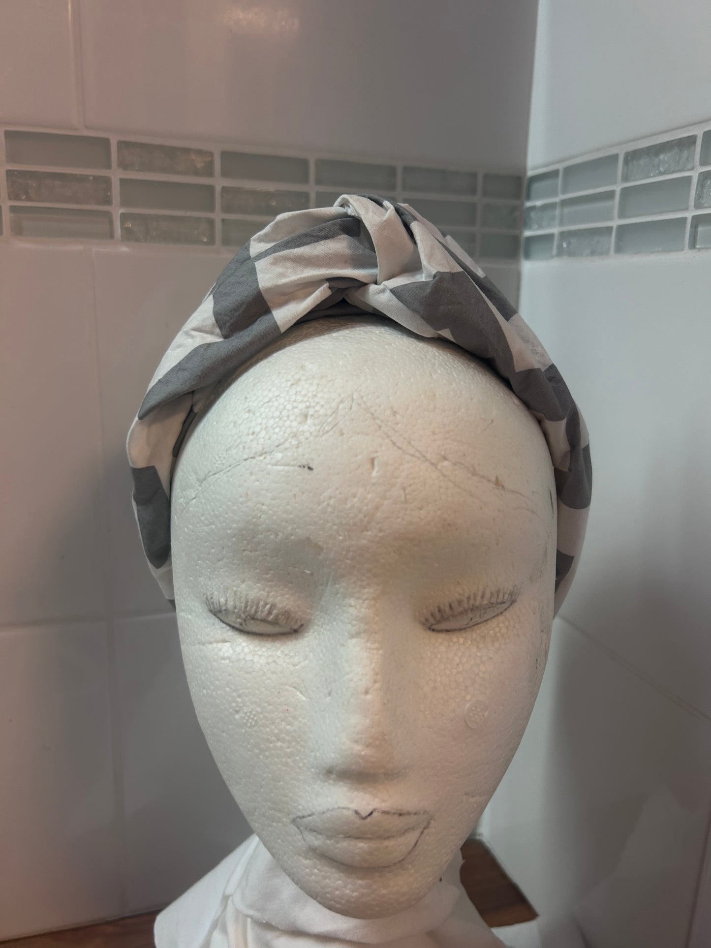 Turban Headband Grey & White zigzag