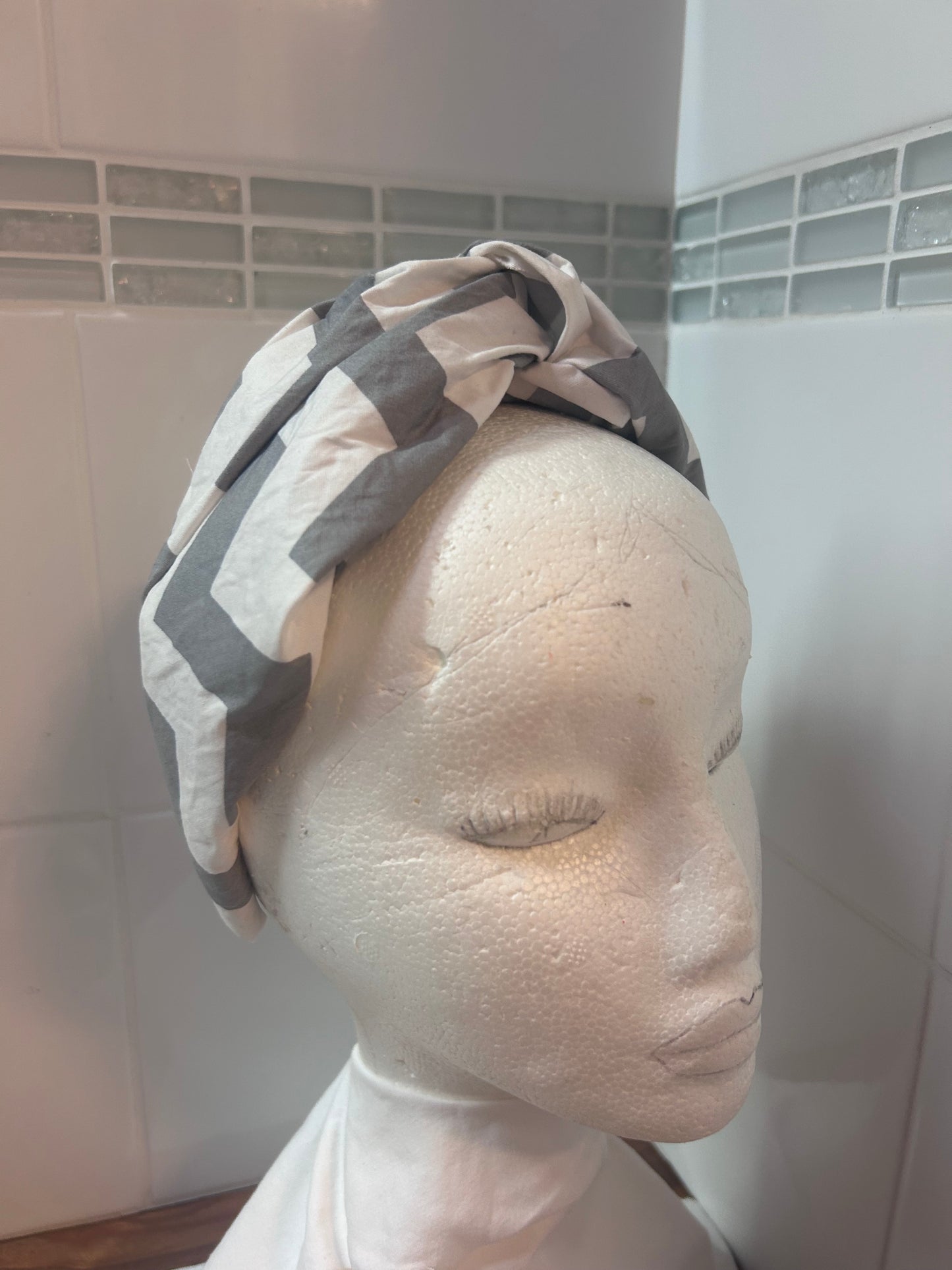 Turban Headband Grey & White zigzag