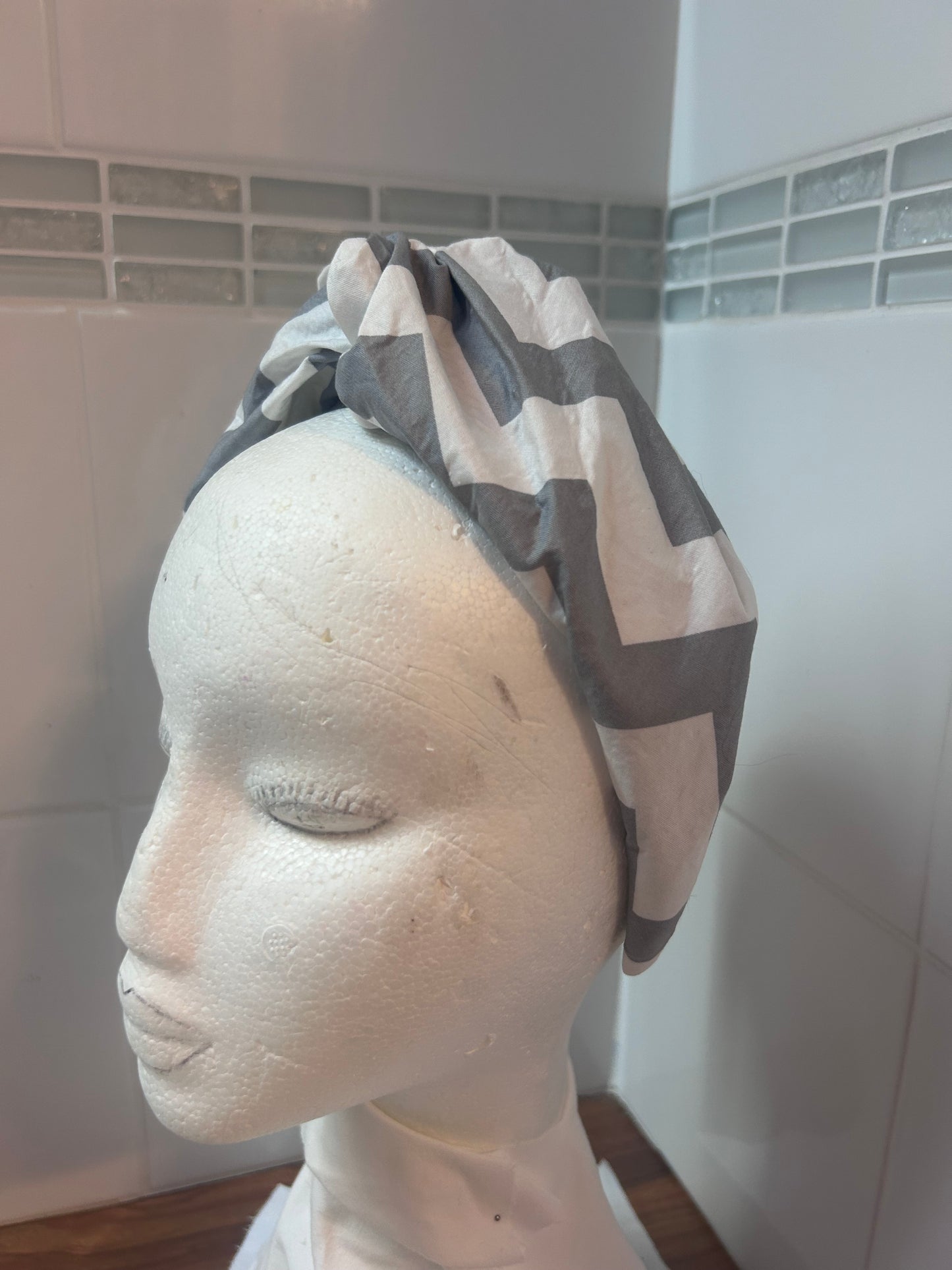 Turban Headband Grey & White zigzag